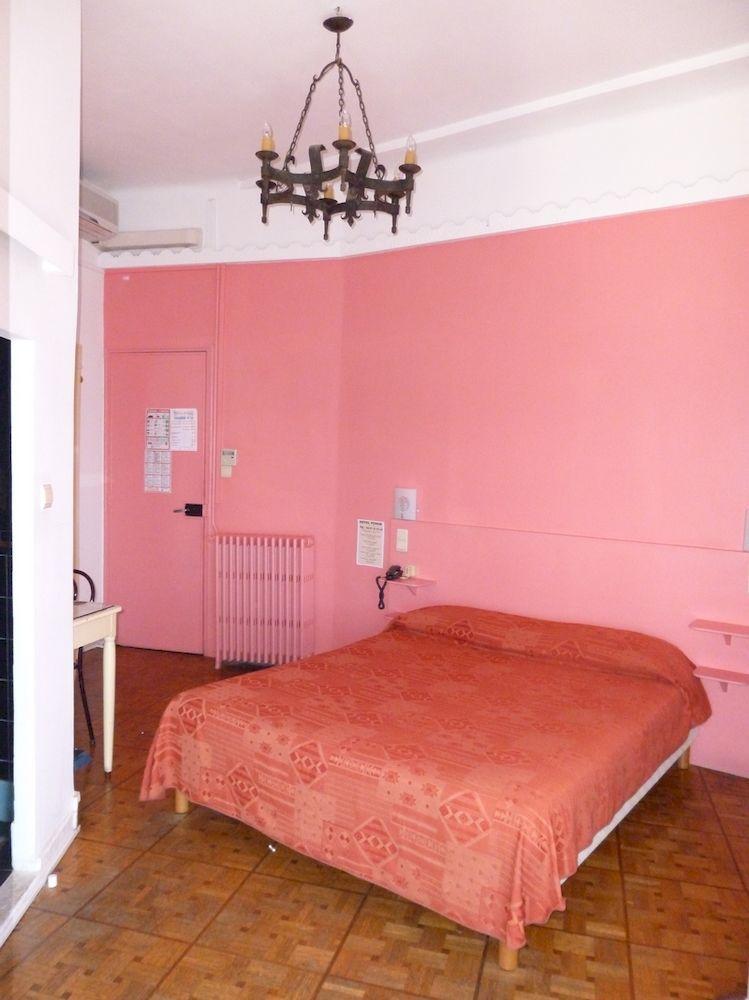 Peron Hotel 3*
